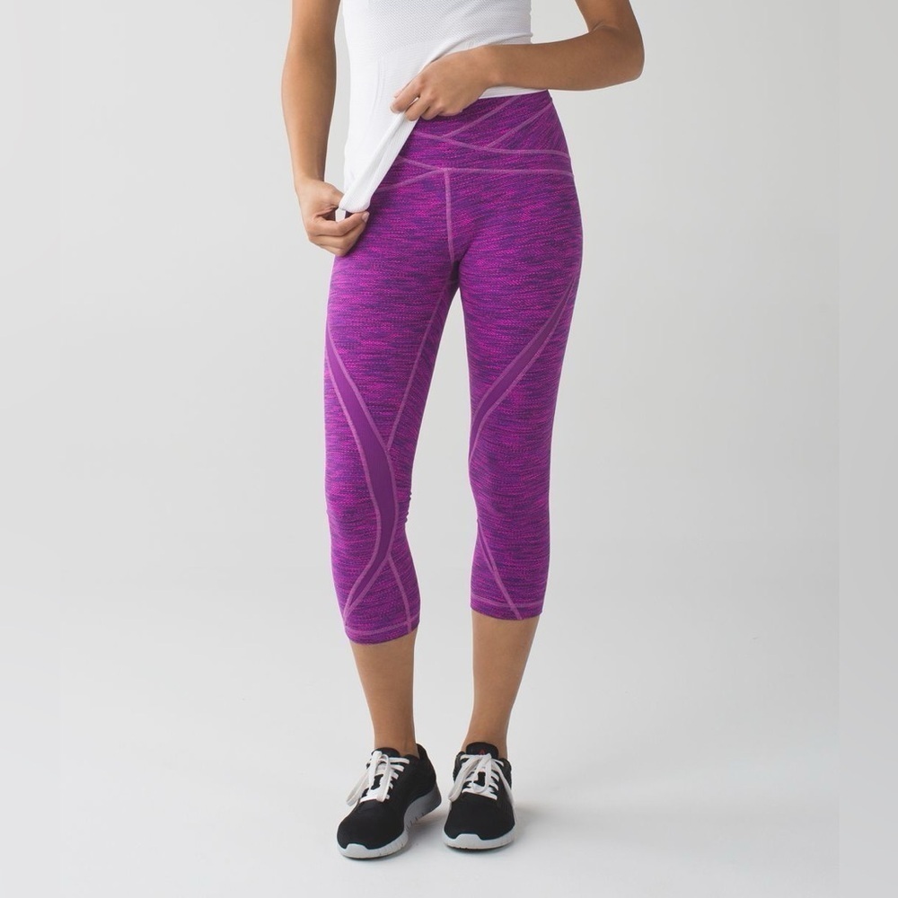 Lululemon Free Flow Crop leggings size 6